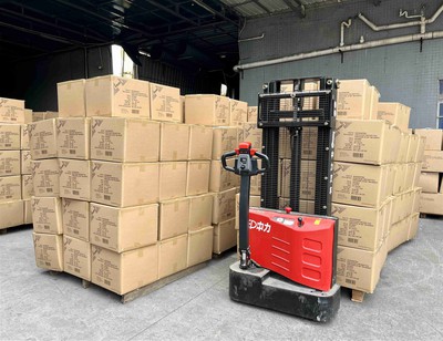 Prepare to load container Prepare to load container